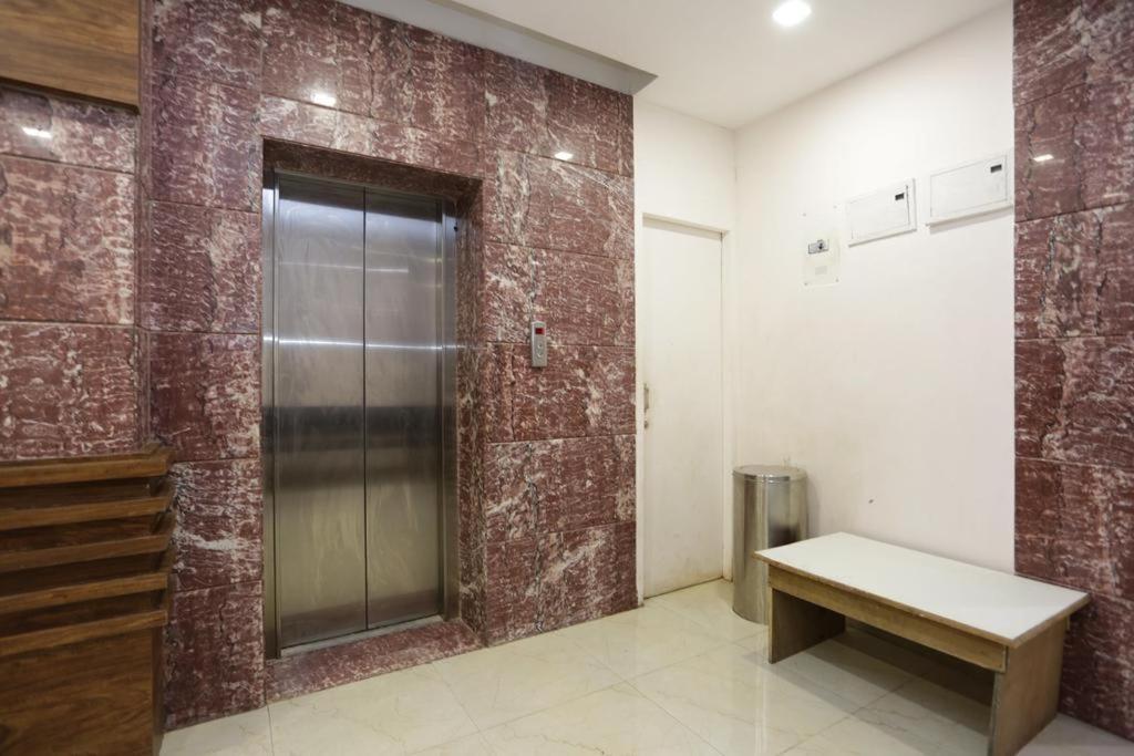 Hotel Rajmohan Palace 괄리오르 외부 사진