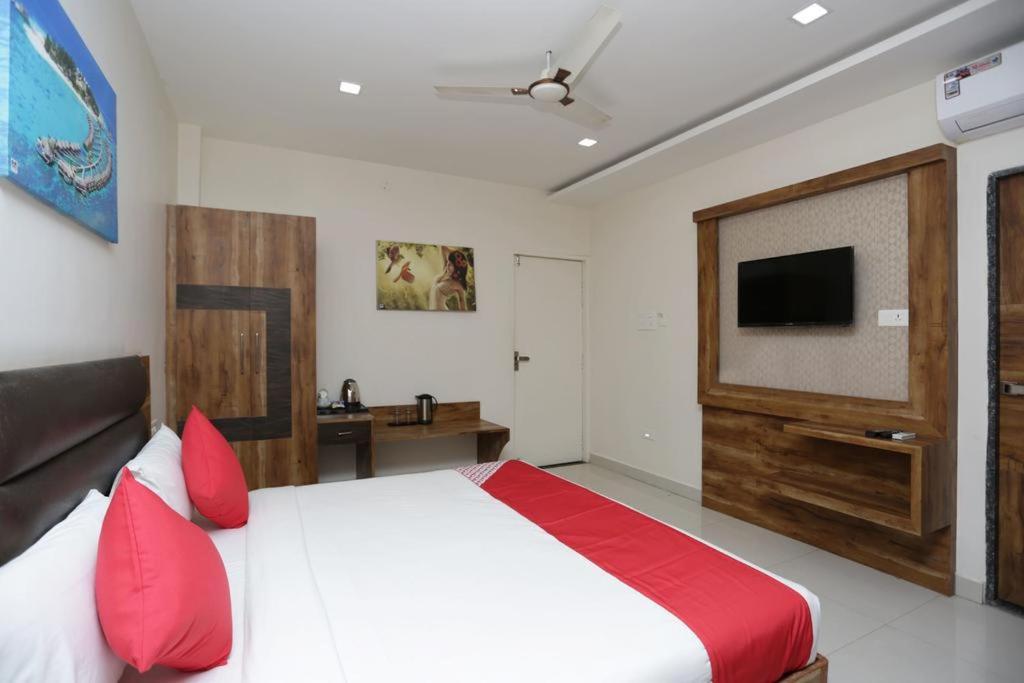 Hotel Rajmohan Palace 괄리오르 외부 사진